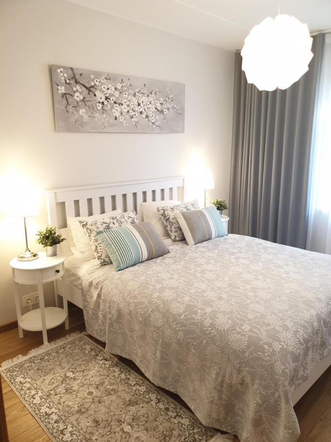 City Center Bright Home Tallin Exterior foto